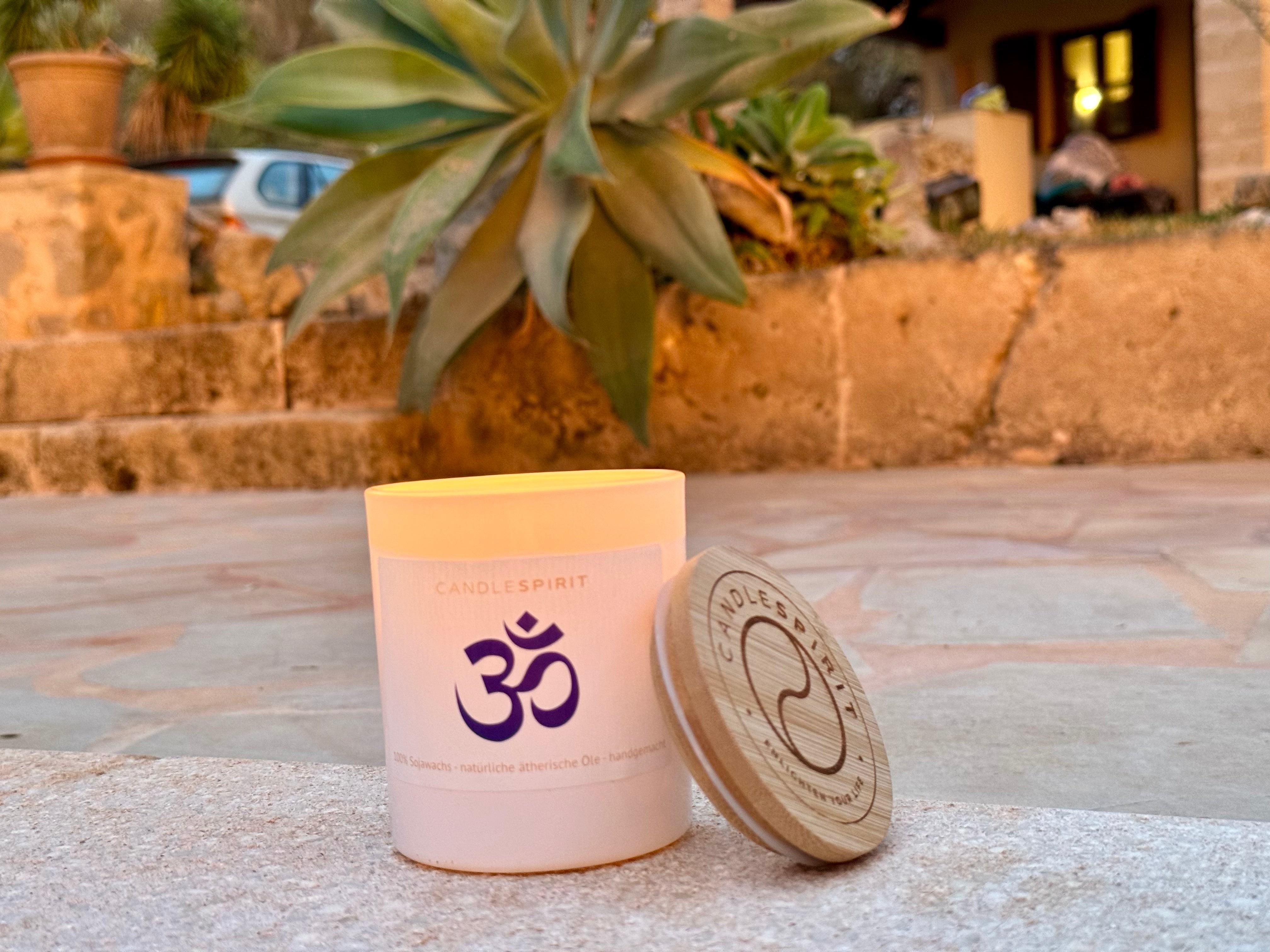 "Om" | Aromatherapie Kerze