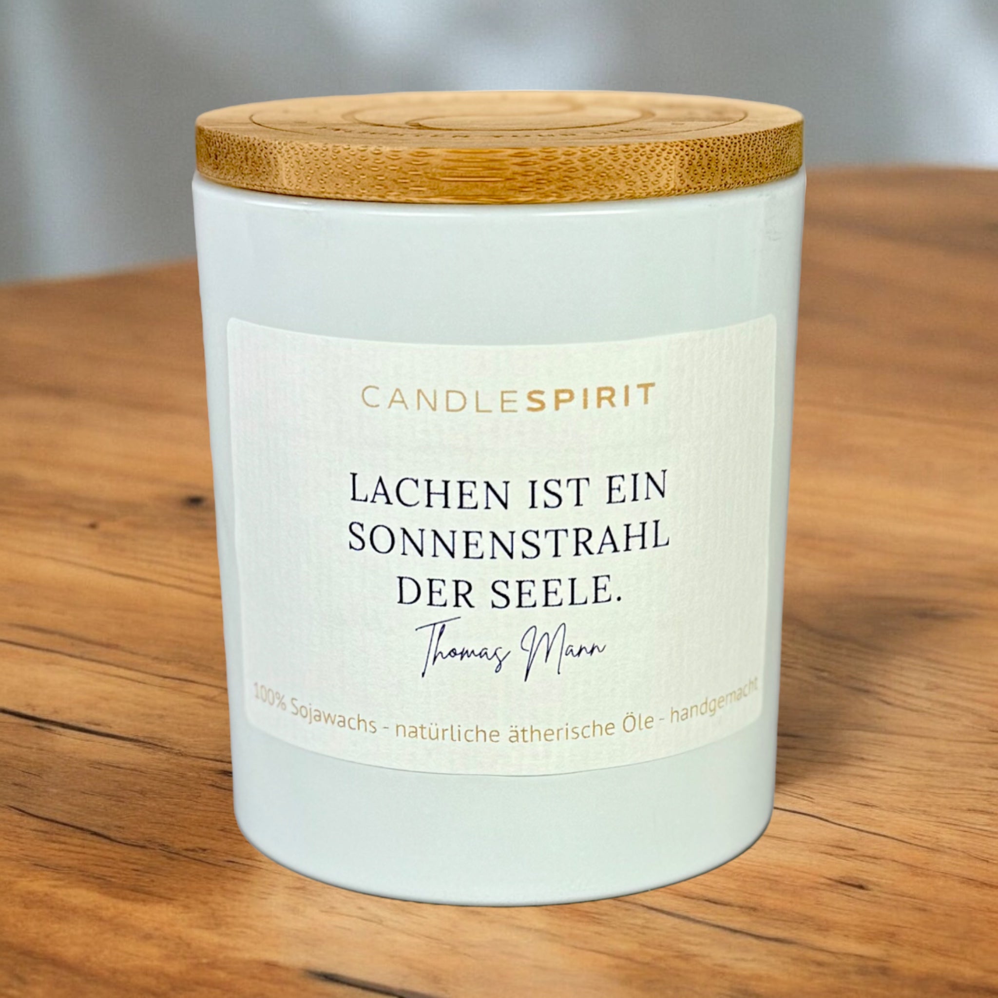 "Lachen ist ein Sonnenstrahl der Seele. Thomas Mann" | Aromatherapie Kerze