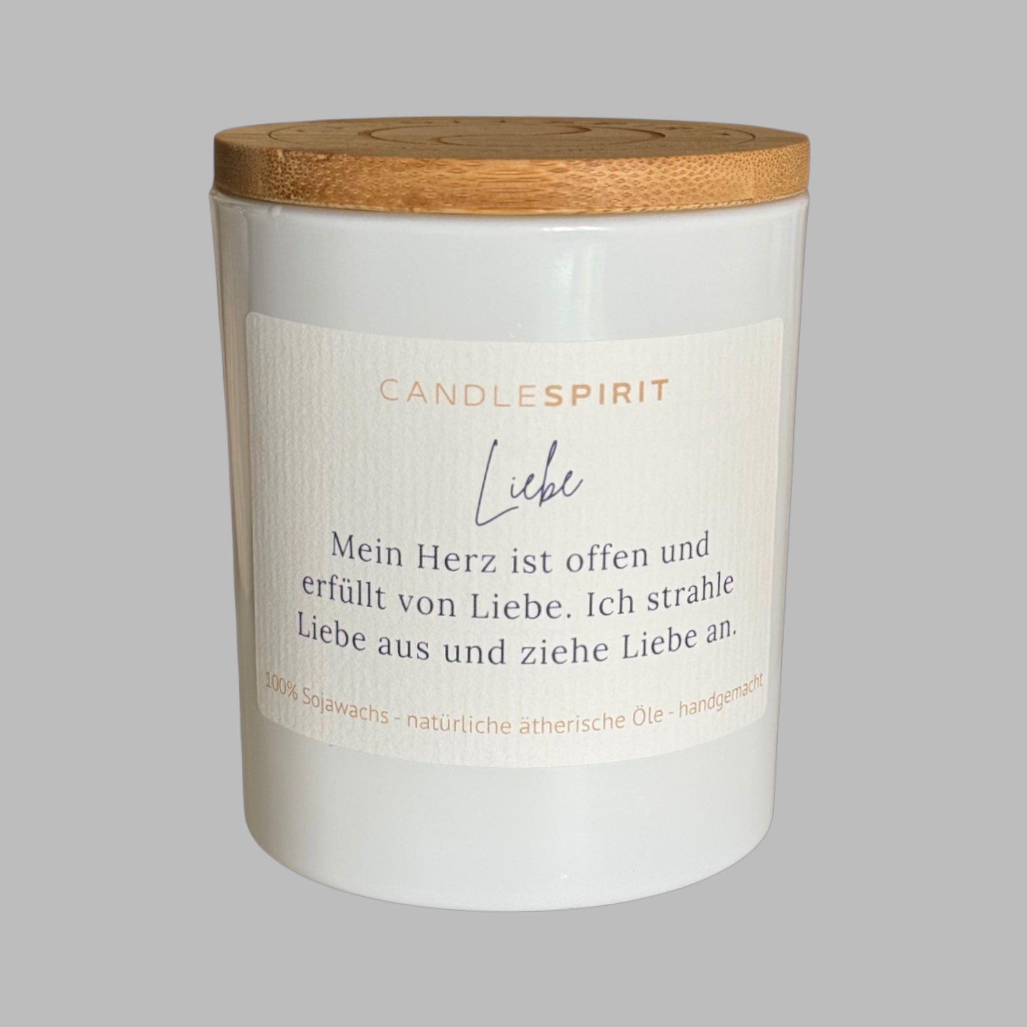 "Liebe, mein Herz ist offen und erfüllt von Liebe. Ich strahle Liebe aus und ziehe Liebe an." | Aromatherapie Kerze